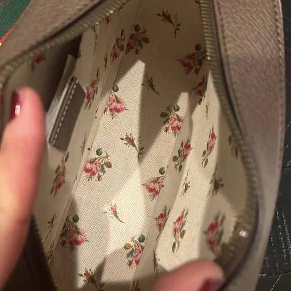 Gucci Crossbody Bag - Picture 6 of 11